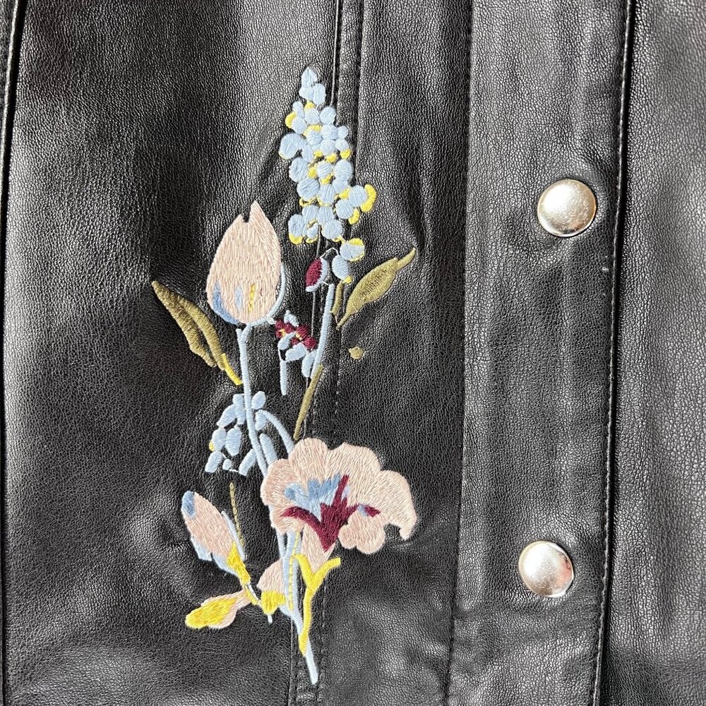 Christopher & Banks Black Faux Leather Jacket Floral Embroidery Snap Zip Large - Picture 6 of 16